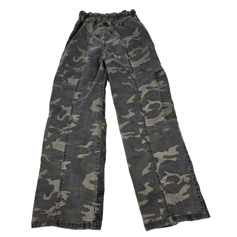 Disclosure Junior's Camo Cargo Pants Size 3/26 Green Straight Leg Zipper Spandex